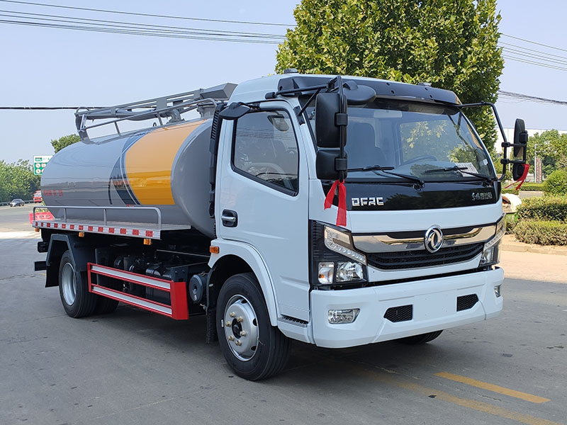 东风D7    8方   吸粪车