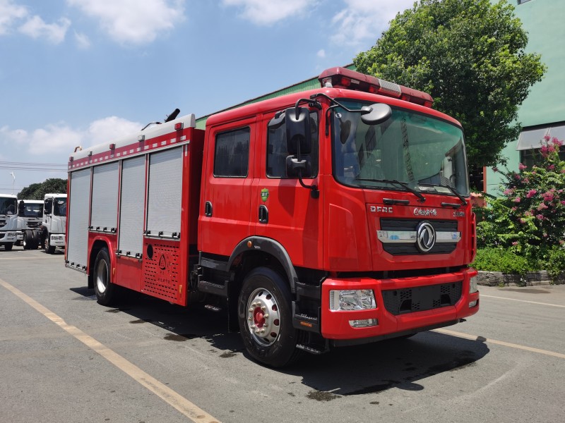 东风D9型   7吨   泡沫消防车